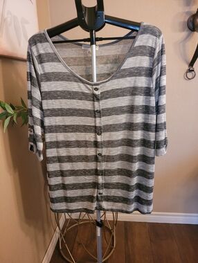 NWOT Plus Gray 3/4 Sleeve Button Down Shirt